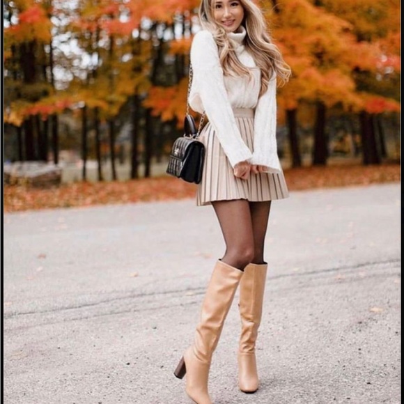 NWOT Express cream pleated high waisted faux leather mini skirt - Picture 4 of 11